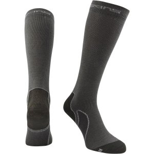 画像: SKINS Essentials Compression Socks 『 Recovery 』 graphite 【静止時向け】